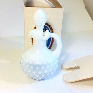 Vintage AVON MOONWIND Foaming Bath Oil Collectible White Glass Hobnail New 5 oz